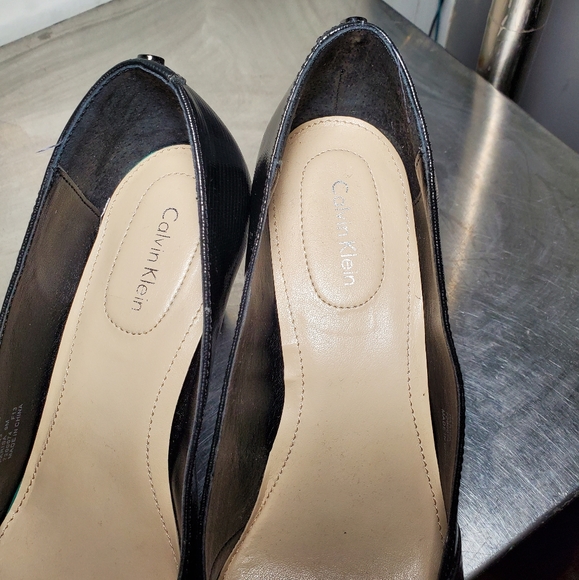 Calvin Klein 2'5" open toe shoes - Picture 2 of 7
